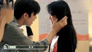 娱乐吃瓜酱爱上一个人,一场意外的爱情盛宴